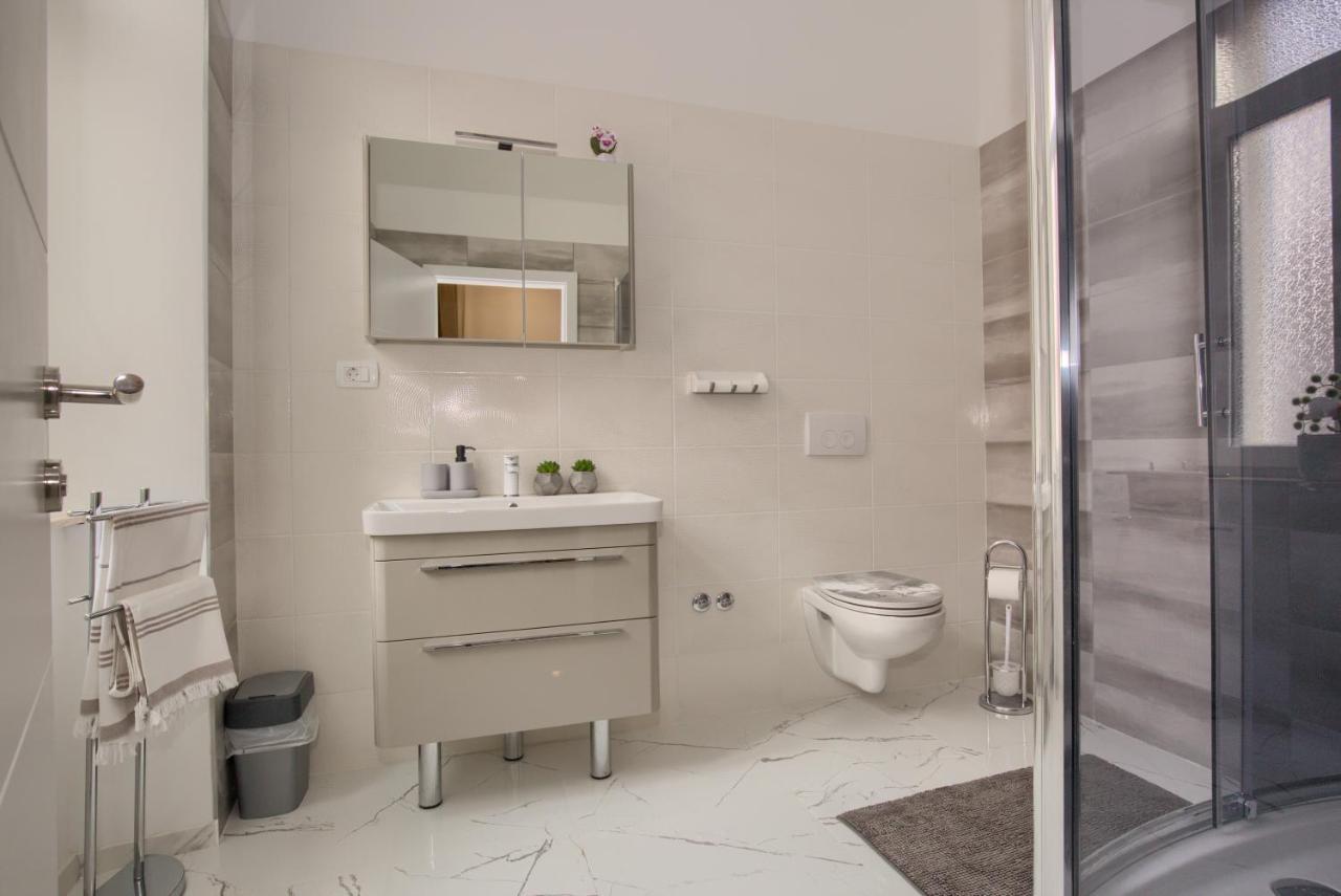 Pasko Properties Rental Pula Exteriér fotografie